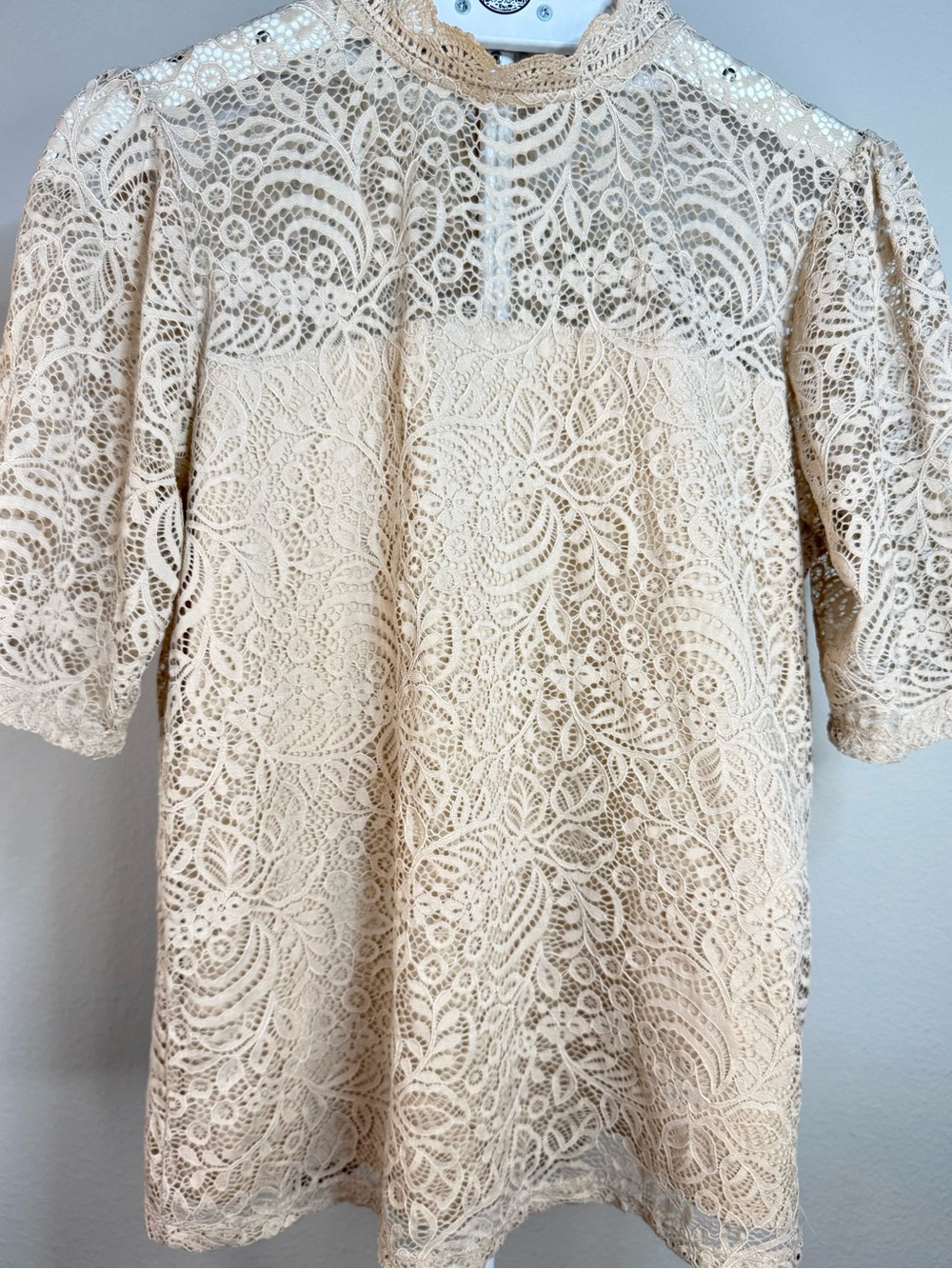 Like New! ADIVA blush cream lace blouse, size M